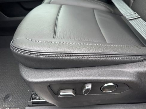 New 2025 GMC Sierra 2500 Denali w/ Denali Reserve Package image 16