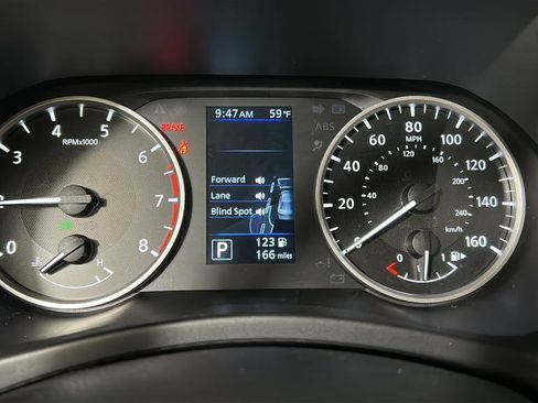 Used 2025 Nissan Sentra S FWD image 30