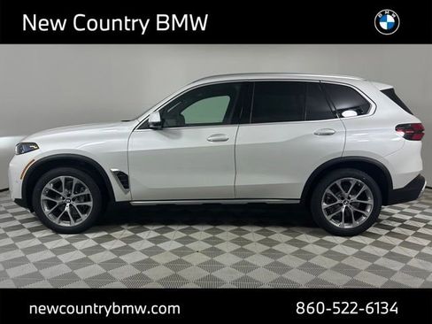 New 2026 BMW X5 xDrive40i w/ Premium Package AWD/4WD image 4
