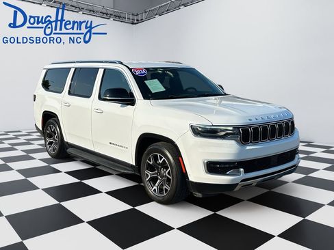 Used 2024 Jeep Wagoneer L Series III w/ Flexible Seating Group AWD/4WD image 7