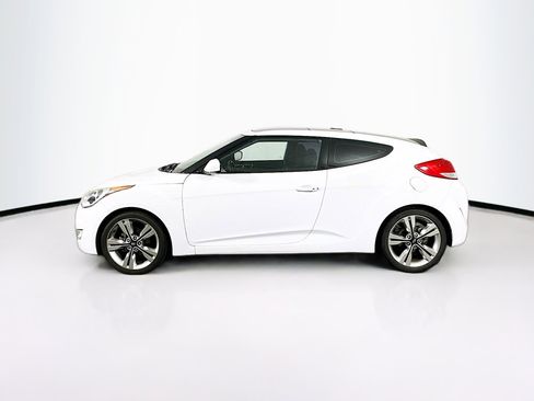 Used 2017 Hyundai Veloster Value Edition FWD image 4