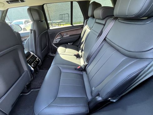 New 2025 Land Rover Range Rover SE image 32