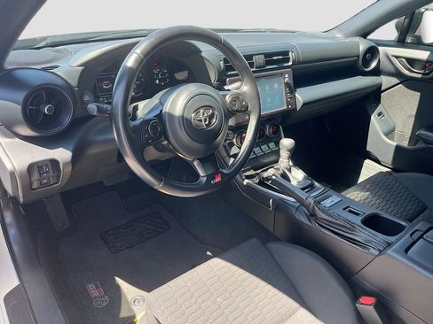 Used 2022 Toyota GR86 RWD image 21