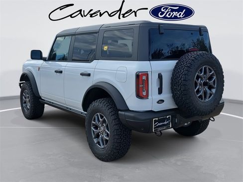 New 2025 Ford Bronco Badlands image 7