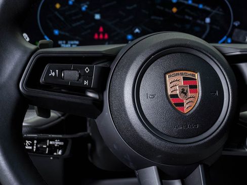 Certified 2025 Porsche Cayenne Coupe image 20