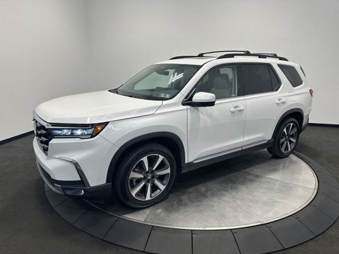 Certified 2025 Honda Pilot Elite image 4
