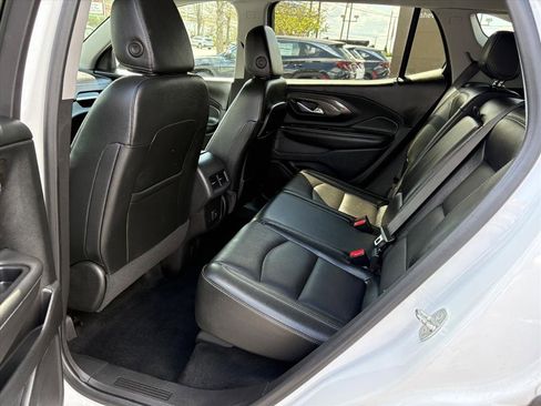 Used 2023 GMC Terrain SLT AWD/4WD image 18