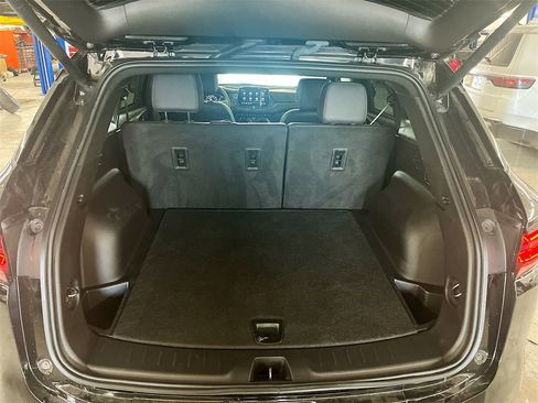 Used 2023 Chevrolet Blazer RS w/ Enhanced Convenience Package image 27
