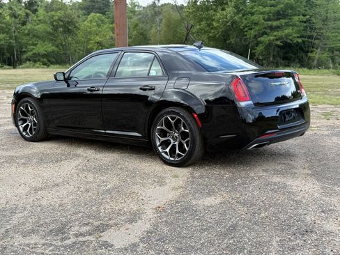 Used 2016 Chrysler 300 S RWD image 3