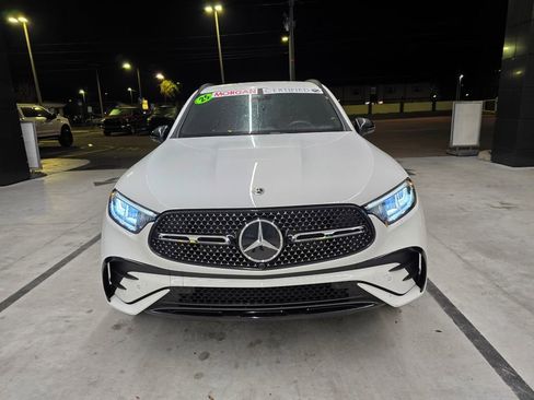 Used 2025 Mercedes-Benz GLC 300 4MATIC w/ AMG Line image 8