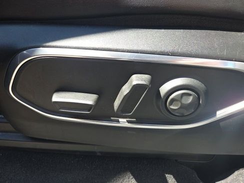 Used 2022 Jeep Wagoneer Series III w/ Premium Group I image 32