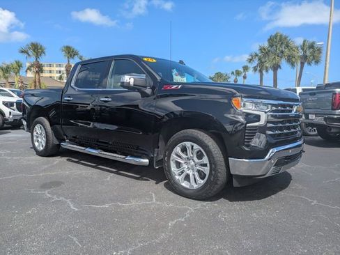 Used 2024 Chevrolet Silverado 1500 LTZ AWD/4WD image 2