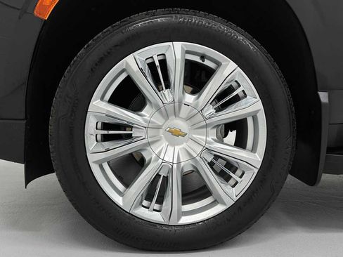 Used 2021 Chevrolet Suburban High Country image 9