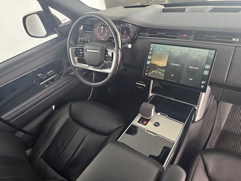 Used 2025 Land Rover Range Rover Long Wheelbase Autobiography AWD/4WD image 11