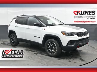 Used 2025 Jeep Compass Trailhawk video 1