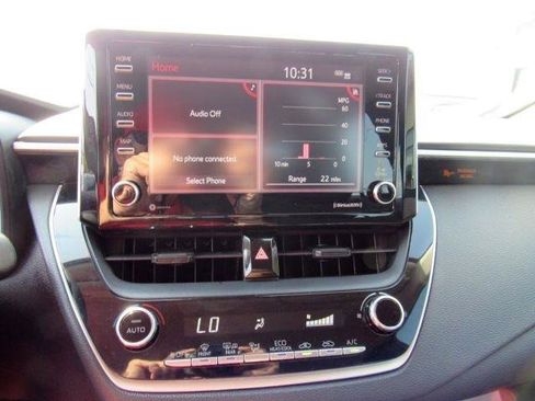 Used 2021 Toyota Corolla LE FWD image 27