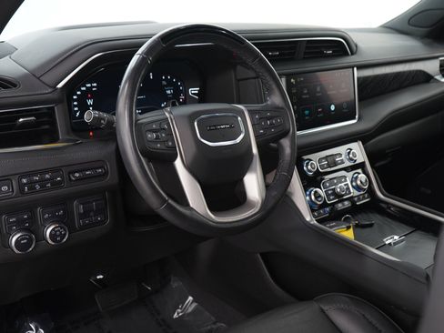 Used 2024 GMC Yukon Denali w/ Advanced Technology Package AWD/4WD image 27