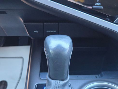 Used 2023 Toyota Camry SE image 15