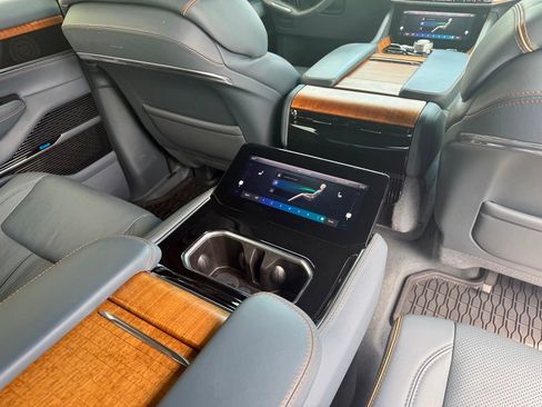 Used 2022 Jeep Grand Wagoneer Series II w/ Convenience Group III AWD/4WD image 18