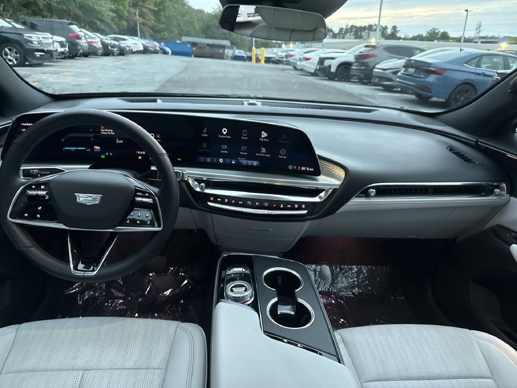Used 2024 Cadillac Lyriq Luxury AWD/4WD image 23