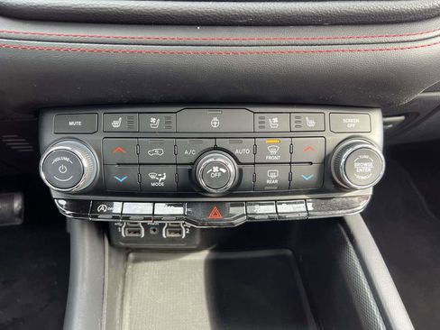 Used 2024 Dodge Durango GT image 25