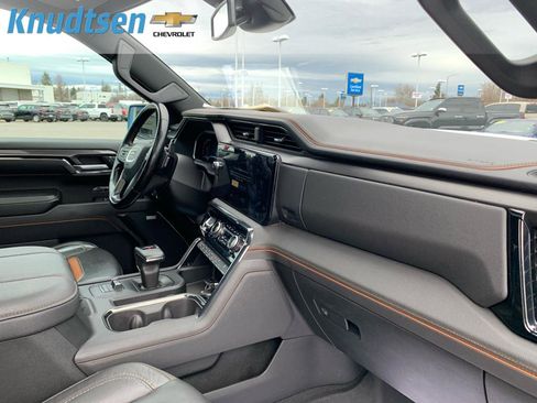 Used 2024 GMC Sierra 1500 AT4 w/ AT4 Preferred Package image 13