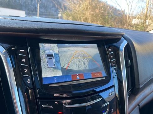 Used 2020 Cadillac Escalade Luxury image 31