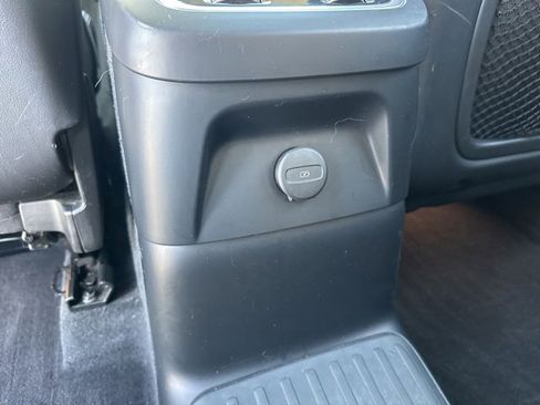 Certified 2024 Volvo XC90 T8 Ultimate w/ Protection Package image 16