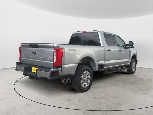 Used 2023 Ford F350 XLT AWD/4WD image 5