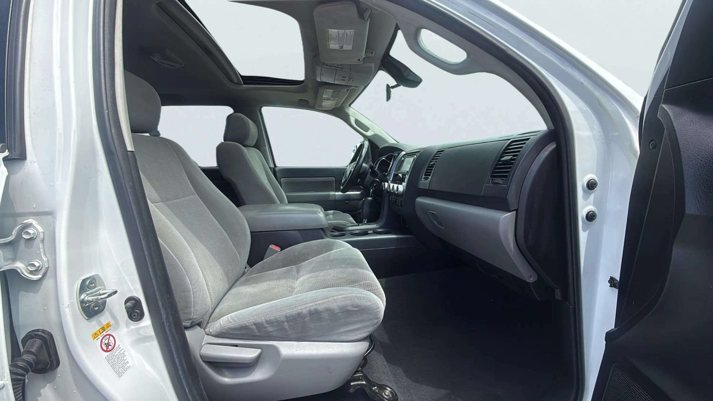 Used 2019 Toyota Sequoia SR5 AWD/4WD image 16