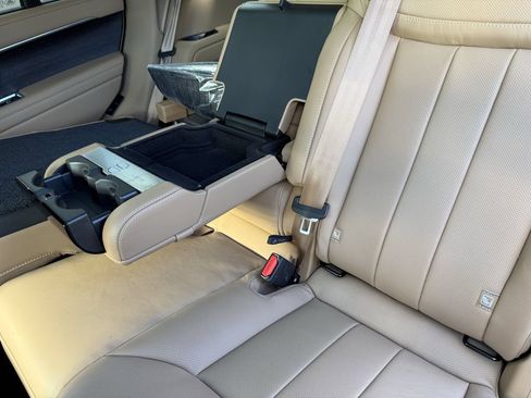 New 2025 Land Rover Range Rover Long Wheelbase SE AWD/4WD image 13