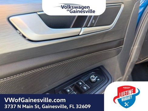 Certified 2025 Volkswagen Atlas Cross Sport SE image 16