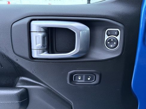 Certified 2022 Jeep Gladiator Sport image 17