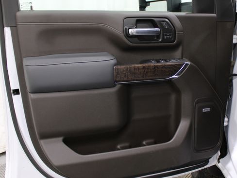 Used 2022 GMC Sierra 2500 Denali image 6