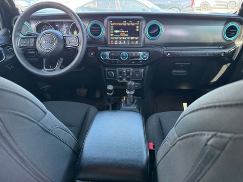 Used 2023 Jeep Wrangler Unlimited image 4