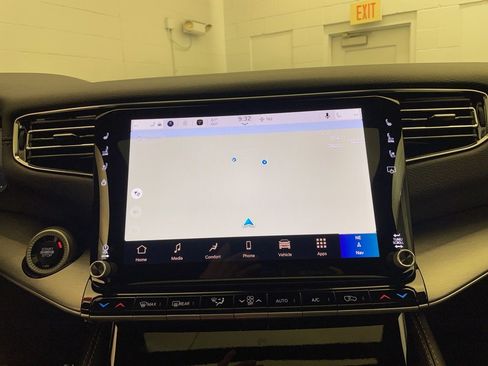 New 2025 Jeep Wagoneer 4WD w/ Premium Group I image 16