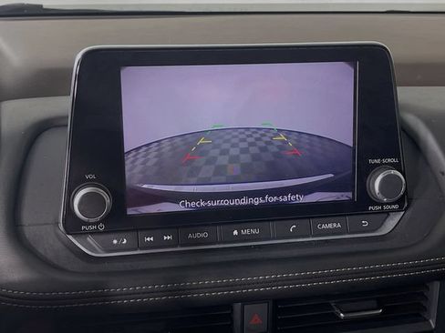 Used 2023 Nissan Rogue SV FWD image 14