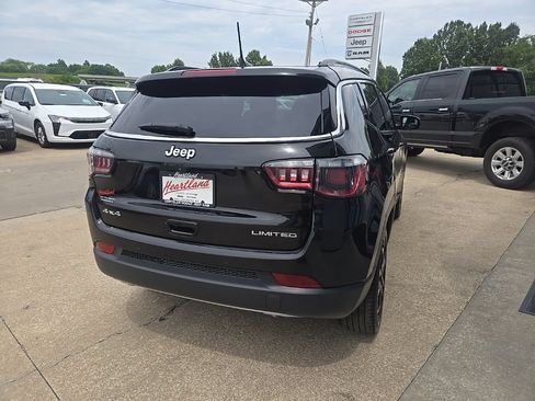 Used 2023 Jeep Compass Limited w/ Sun and Sound Group AWD/4WD image 11