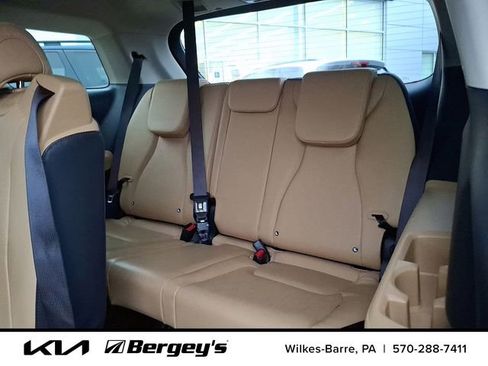 Certified 2023 Kia Carnival LX image 13