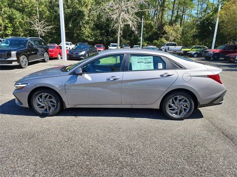 New 2025 Hyundai Elantra Blue image 5