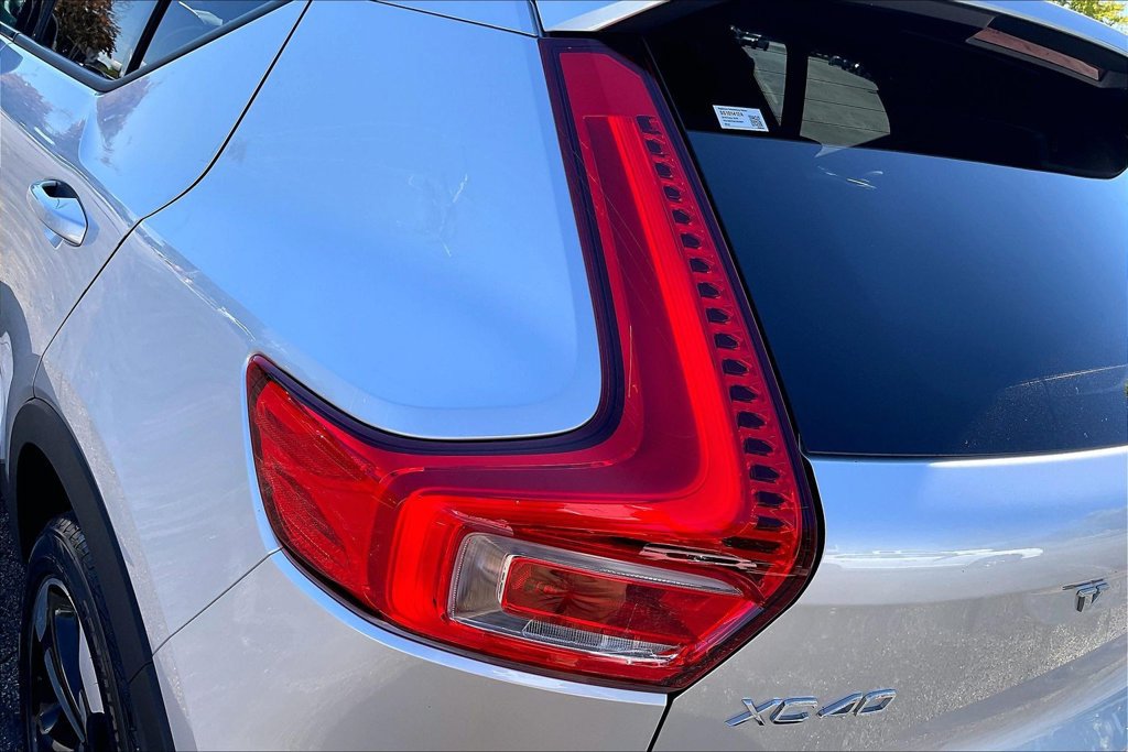 Used 2019 Volvo XC40 T5 Momentum AWD/4WD image 33