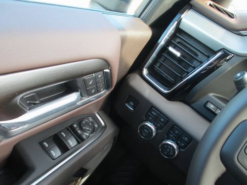 New 2026 GMC Sierra 3500 Denali w/ Denali Reserve Package image 18