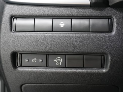 Used 2023 Nissan Rogue SV FWD image 22