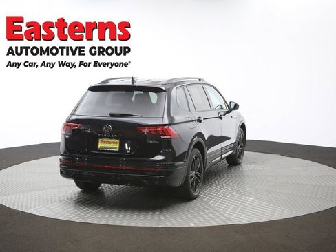 Used 2022 Volkswagen Tiguan SE R-Line image 40