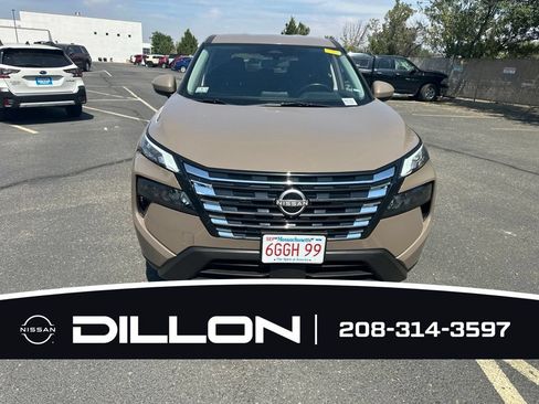 Used 2025 Nissan Rogue SV AWD/4WD image 14