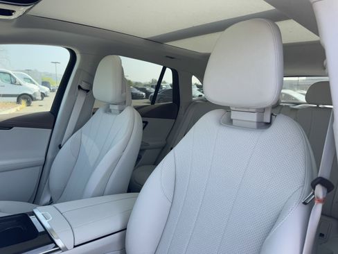 New 2026 Mercedes-Benz EQE 320+ SUV image 18
