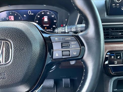 Used 2025 Honda Pilot Elite image 18