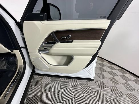 Certified 2023 Land Rover Range Rover SE image 21