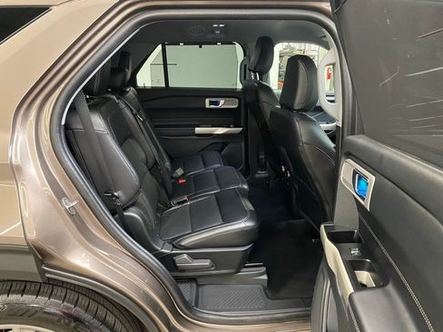 Used 2021 Ford Explorer Limited w/ Equipment Group 301A image 12
