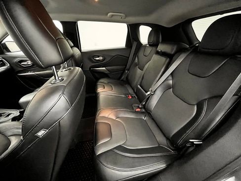 Used 2022 Jeep Cherokee Latitude Lux image 32